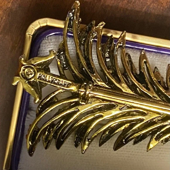 🎄Vintage Hollycraft Christmas Tree Brooch Multicolor Rhinestone Pin Signed🎄 - Picture 3 of 3